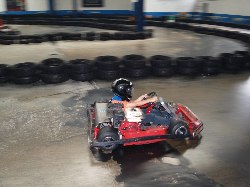 Das sehr kompakte Kinderkart hat super gedriftet
