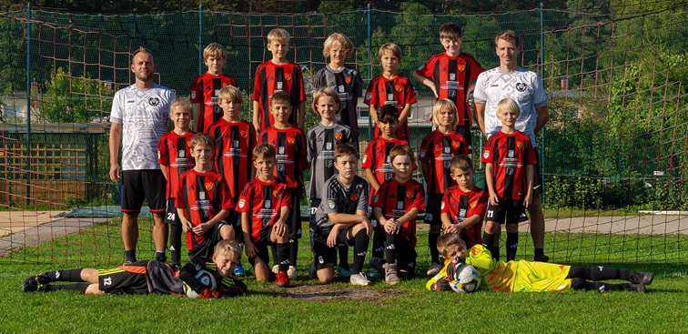 Klick hier für Bild GROSS und Namen der Spieler auf dem Mannschaftsfoto